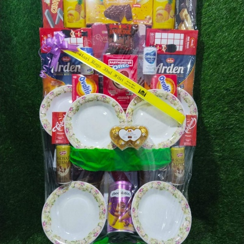 Parcel Lebaran Mewah Pecah Belah Keramik Mix Snack - Kurnia Florist